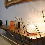 The Holgate Snug